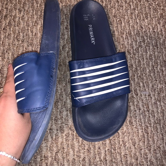 Size 10 Blue and White Striped Slides - Picture 5 of 10